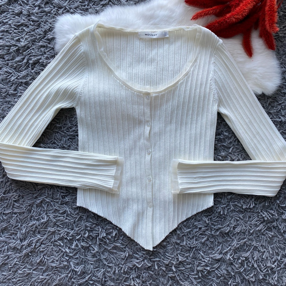 Moussy Ribbed Point-Hem Cardigan in Cream